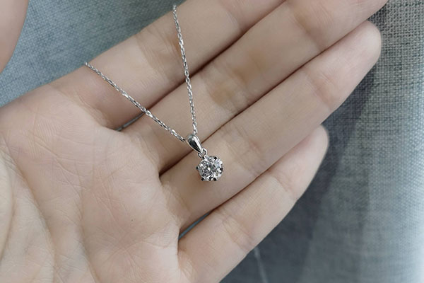 What Is The Meaning Behind Giving a Moissanite Necklace to a Girl?